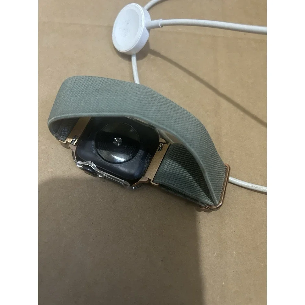 Apple Watch SE 2nd Gen 40mm GPS Midnight Aluminum Excellent